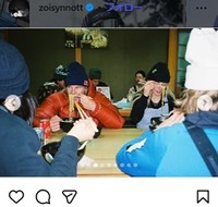 ゾイ・サドフスキシノットのインスタグラム＠zoisynnottより