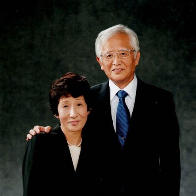 半世紀を経て奇跡の結婚をした新婚さん