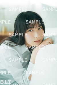 「B.L.T.graduation2026中学・高校卒業」セブンネットショッピング購入特典ポストカード【八木仁愛（僕が見たかった青空）】