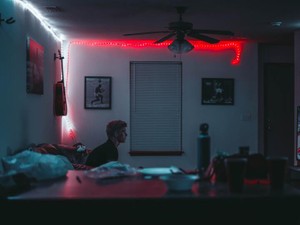 レイプや痴漢を描くエロ漫画。ただの娯楽として野放しにする社会は病的だ