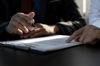 関係者間でのしっかりとした話し合いが大切です※画像はイメージです（kamiphotos/stock.adobe.com）