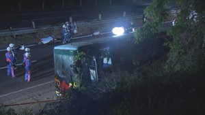 【速報】宮城・東北道　通行止め解除　大型バスに大型トラック追突4人死傷