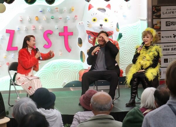 会場は時折笑いに包まれた