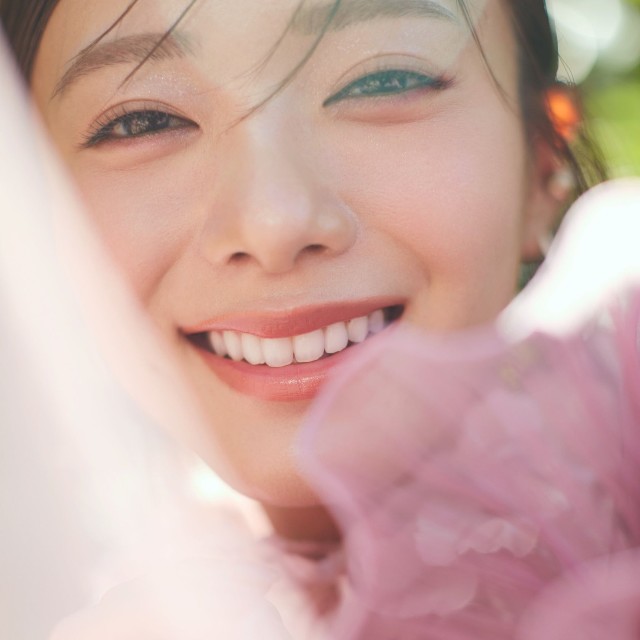 『ゼクシィ国内リゾートウエディング2026 Summer & Autumn』の表紙に登場した櫻坂46・田村保乃さん