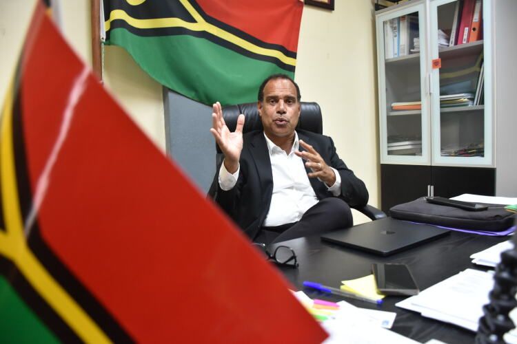 ICJの勧告的意見で中心的な役割を果たしたバヌアツのラルフ・レゲンバヌ気候変動相