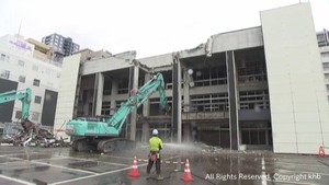 老朽化で建て替えの仙台市役所　議会棟の解体が始まる