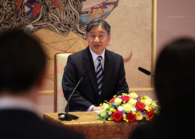 Emperor hopes public will back Diet proposal on imperial family 