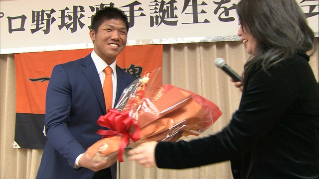 目指すはホームラン王！オリックス2位指名・頓宮裕真選手　地元で祝賀会　岡山・備前市