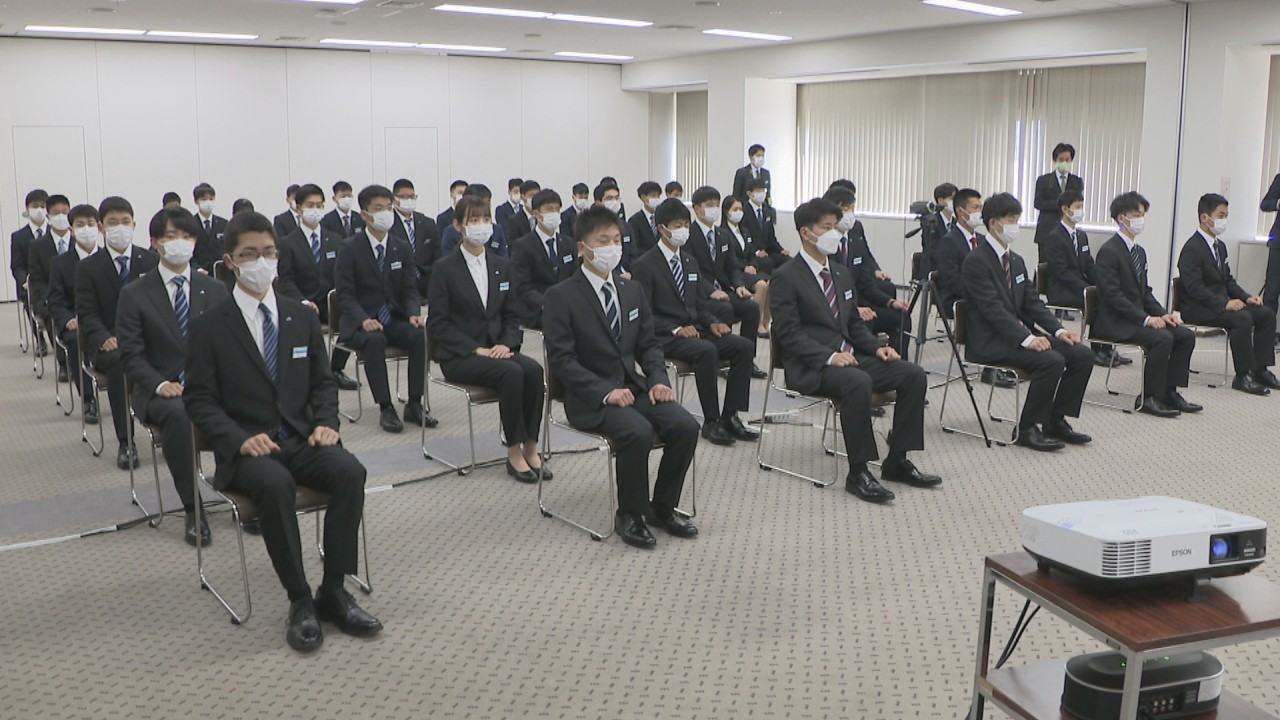 JR四国で入社式 「運転士目指す」子どもたちに夢を与える存在に…新入