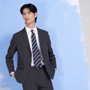 【すべてユニクロ】賢くリーズナブルに装う、盛夏のビジカジスタイルvol.5（銀行員の場合）