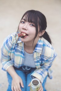 たにりか 1st デジタル写真集『週末ふたりキャンプ』　撮影：藤本和典