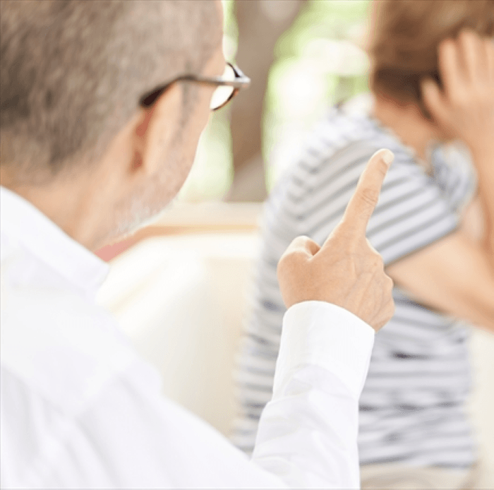 夫のフキハラへの対応どうしたらいい？　※画像はイメージです（まぽ/photoAC）