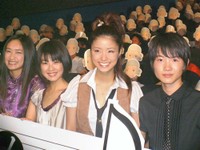 （左から）池脇千鶴、福田麻由子、上戸彩、神木隆之介＝2007年