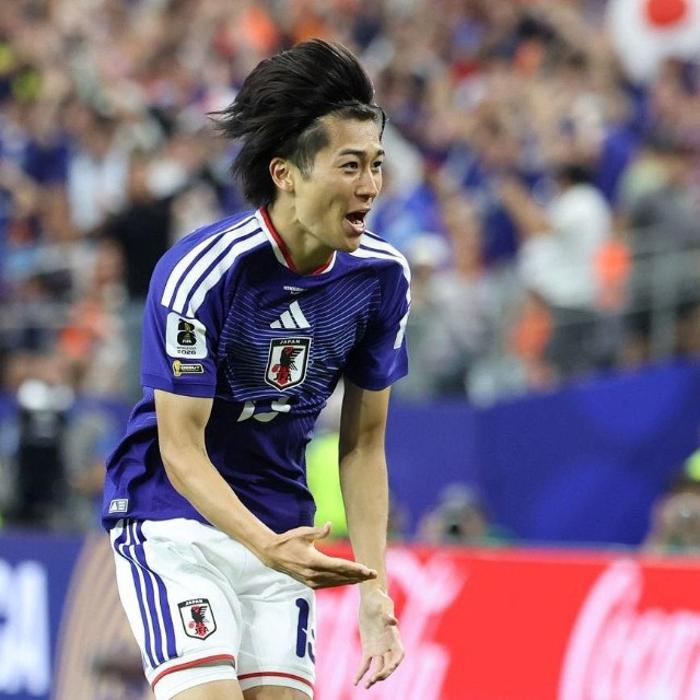後半、同点ゴールを決めた日本代表・中村敬斗