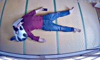飼い主さんの顔を舐めるクールくん（画像提供：Tomohiro Uenoさん）