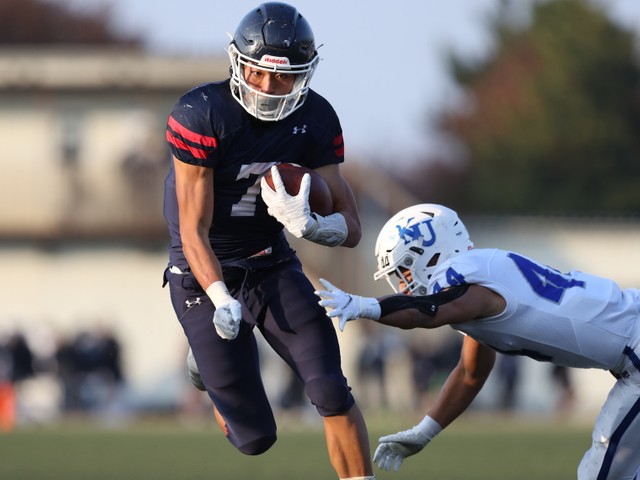 アメフト - 慶應義塾大・QB相馬大輝 初のTOP8の舞台、投げて走って試合