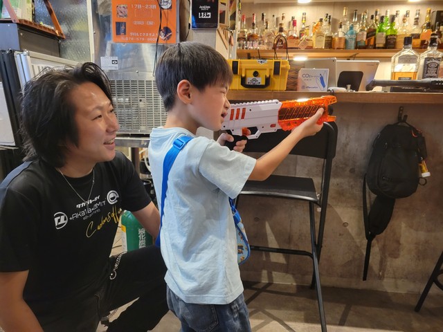 お祭りを訪れた子供たちも夢中！