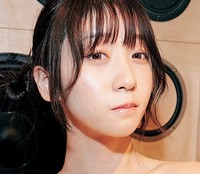 伊織もえ（撮影／彦坂栄治　ヘアメイク／中村未幸　スタイリング／SHOCO　協力／bar FLOWERS）
