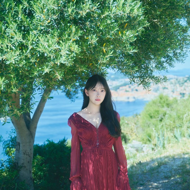 堀未央奈さん写真集（撮影：藤原宏) 
