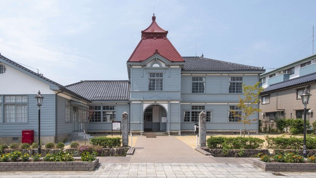 赤い屋根がかわいい勝央町のシンボル  国登録有形文化財のモダン建築で企画展　6月20日には見学会