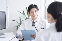 メンタルケアで社員の健康を守る産業医　※画像はイメージです（mapo/stock.adobe.com)