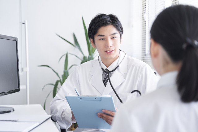メンタルケアで社員の健康を守る産業医　※画像はイメージです（mapo/stock.adobe.com)