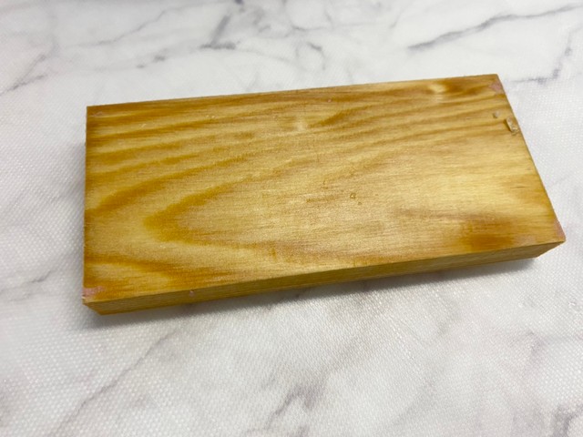 板にかまぼこはほとんど残っていません