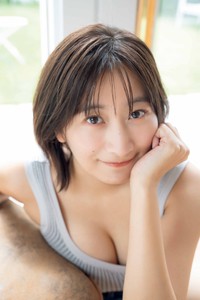 「ヤングアニマルWeb」（白泉社）に登場した榎原依那＝撮影／小池伸一郎