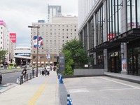 ホテル阪急レスパイア大阪バス停から見た旧新阪急ホテル