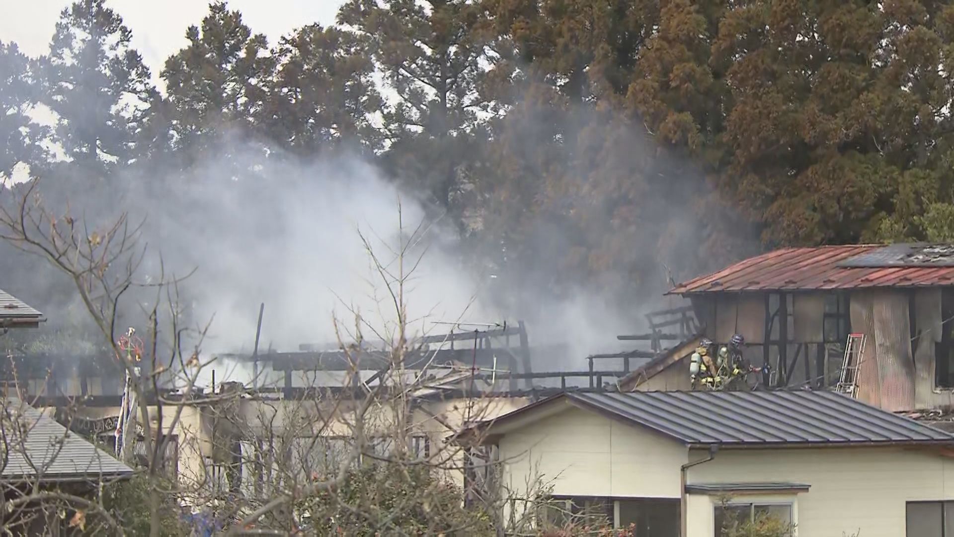 そば店兼住宅１軒が焼ける火事　倉庫への延焼も　宮城・大和町　