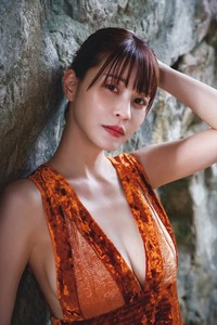 岸明日香の写真集『Trajectory』（撮影：榊原裕一、ワニブックス）のイメージカット