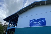 島南部にあるティティカベカ・カレッジ＝2022年6月24日、クック諸島ラロトンガ島、荒ちひろ撮影