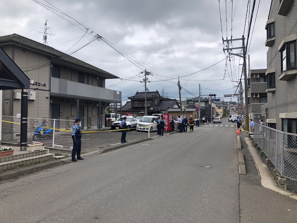 【速報】仙台市内の路上で女子中学生切られる　２人搬送　警察は容疑者と思われる男を確保