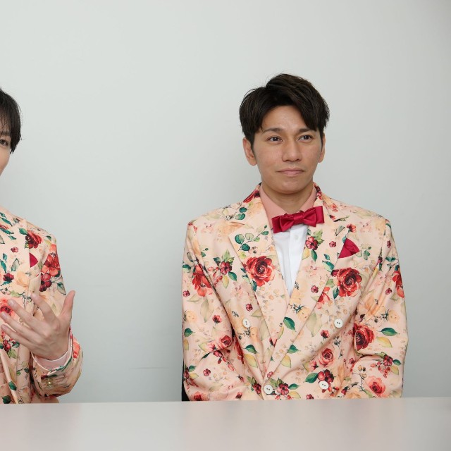 SHOW-WAの塩田将己（左）と山本佳志＝撮影・坂部計介
