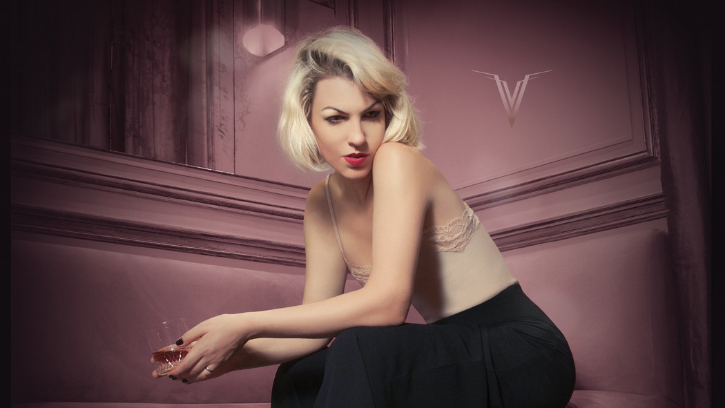 艶やかな雰囲気をまとうカバーの歌姫に酔いしれる今年のバレンタインデーはコットンクラブで アエラスタイルマガジン