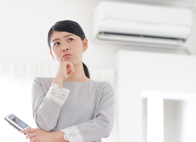 室温よりも高い温度設定で「冷房」にしてもエアコンは動かない！※画像はイメージです（naka/stock.adobe.com）