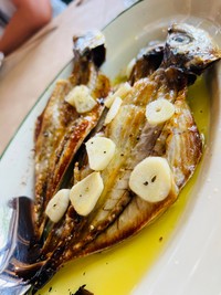 干物の新しい食べ方、オリーブオイルとニンニクで／ポルトピさん（@portugaltopics）提供