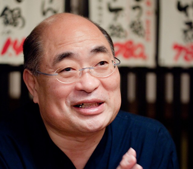 東京・田町を本店に全8店舗を展開する居酒屋「酒蔵 駒八」の代表で、一般社団法人 日本居酒屋協会の3代目会長を努めた八百坂仁さん。居酒屋・外食業界では親しみを込めて「駒八おやじ」と呼び、慕う人が多い方です