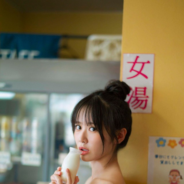 STU48・中村舞 2nd写真集(宝島社)より