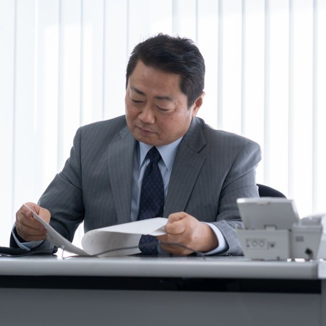 部下が作成した資料に納得がいかない…　※画像はイメージです(polkadot/stock.adobe.com)