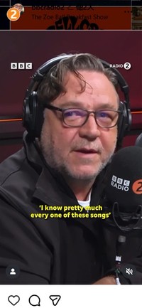 2024年4月のラッセル・クロウ＝BBCラジオのインスタグラムbbcadio2より