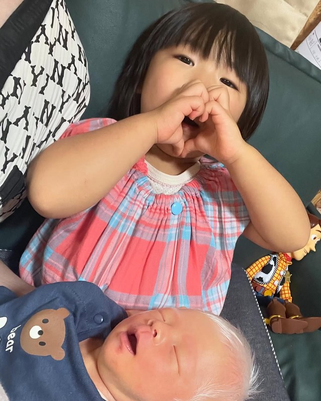 元気いっぱいなお姉ちゃんとひな君（提供：＠hina.11.7さん）
