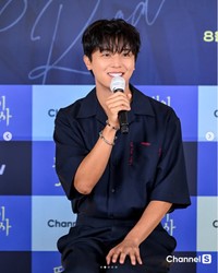 韓国放送局・チャンネルSの公式インスタグラム＠channel.s_officialより 俳優のヨン・ウジン