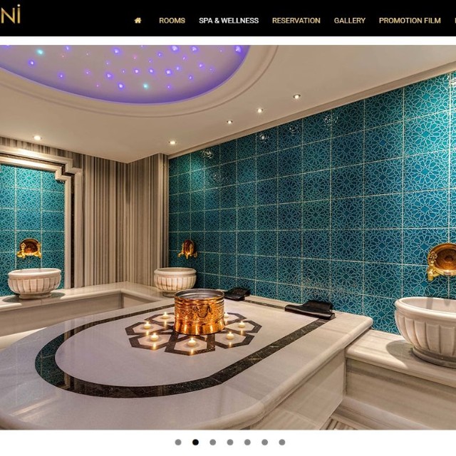 マッサージを受ける石のベッド（ベートーベン センフォニ ホテルHPから）