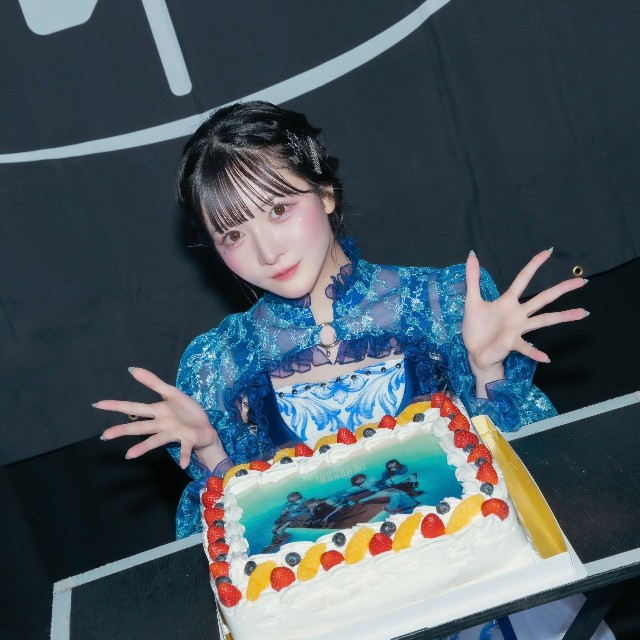 4人組アイドルグループ「yosugala」の君島凪さん（本人の公式Xから）