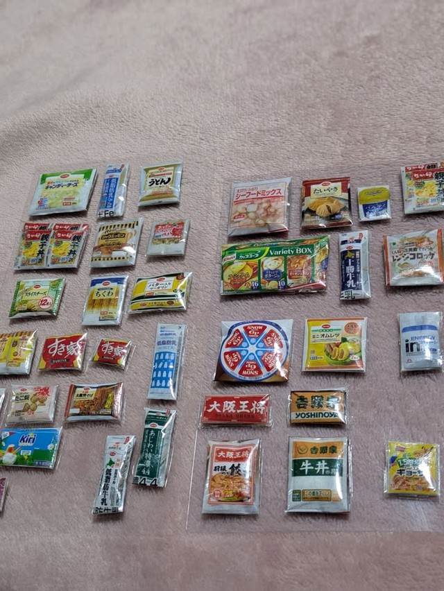 数々の手作りシールたち（國府五月さん提供）