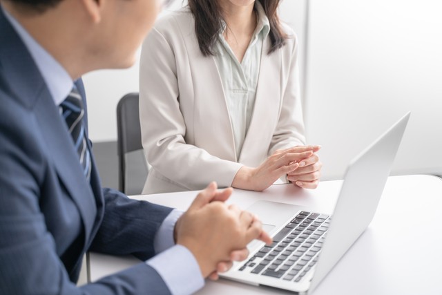 見えない障害を職場で理解してもらうには？※画像はイメージです（  rrice/stock.adobe.com）