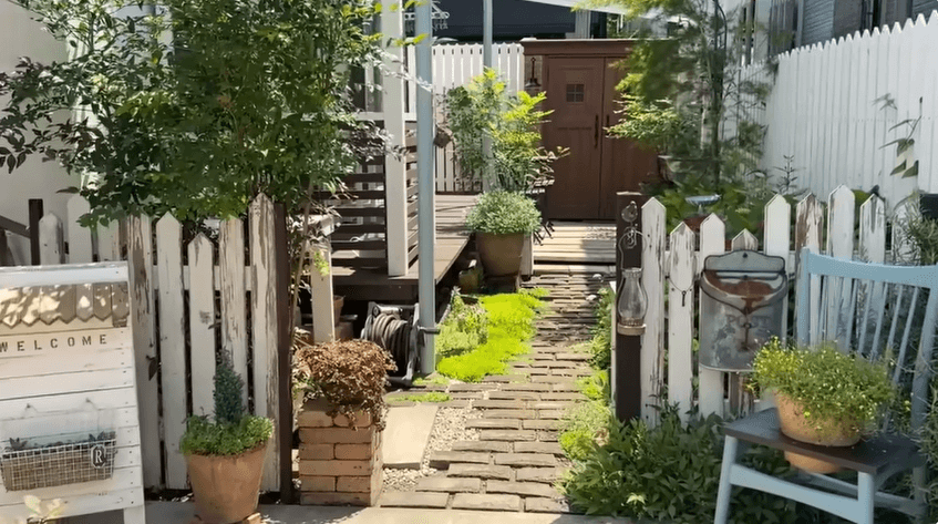 築40年の家が、ここまで変わる！まるで映画のセットのよう／akaneさん（@DIY-akane24）提供