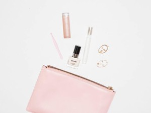 ろくにメイクせず仕事に追われる私を可愛いと言うから、私は今日もメイクして働く