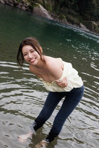 「藤渡小百合ファースト写真集 ノーガード」（撮影：清田大介、玄光社）